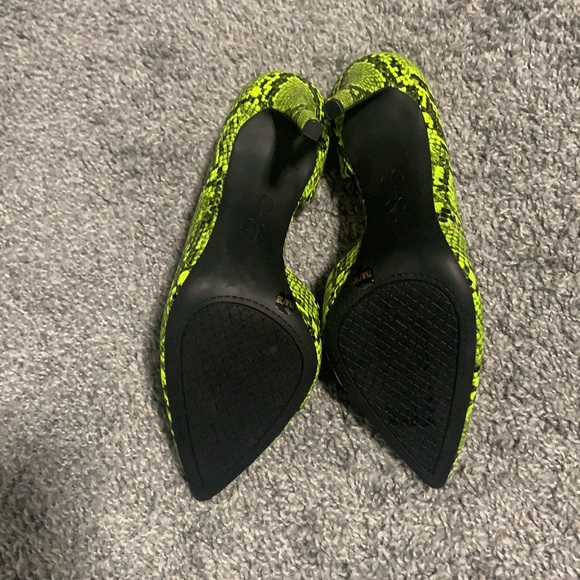 Jessica Simpson Heels - Picture 4 of 5